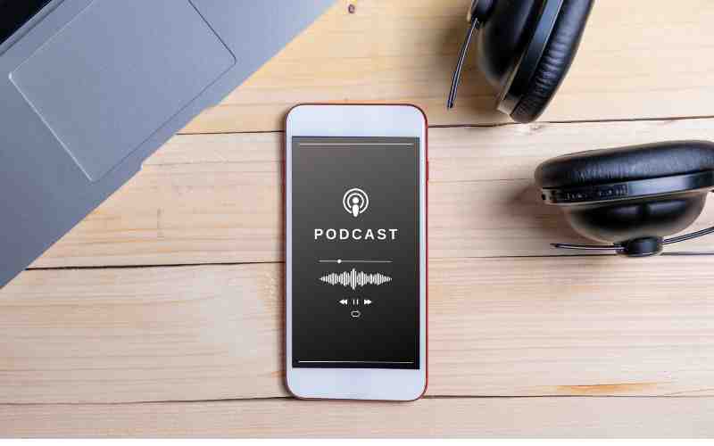 6 Best Podcast Apps For Beginners